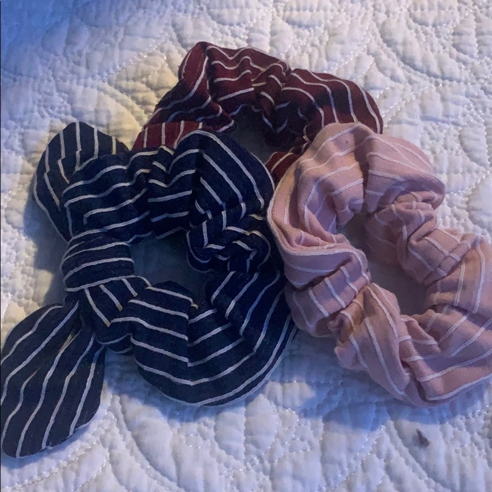 American eagle stripped scrunchies